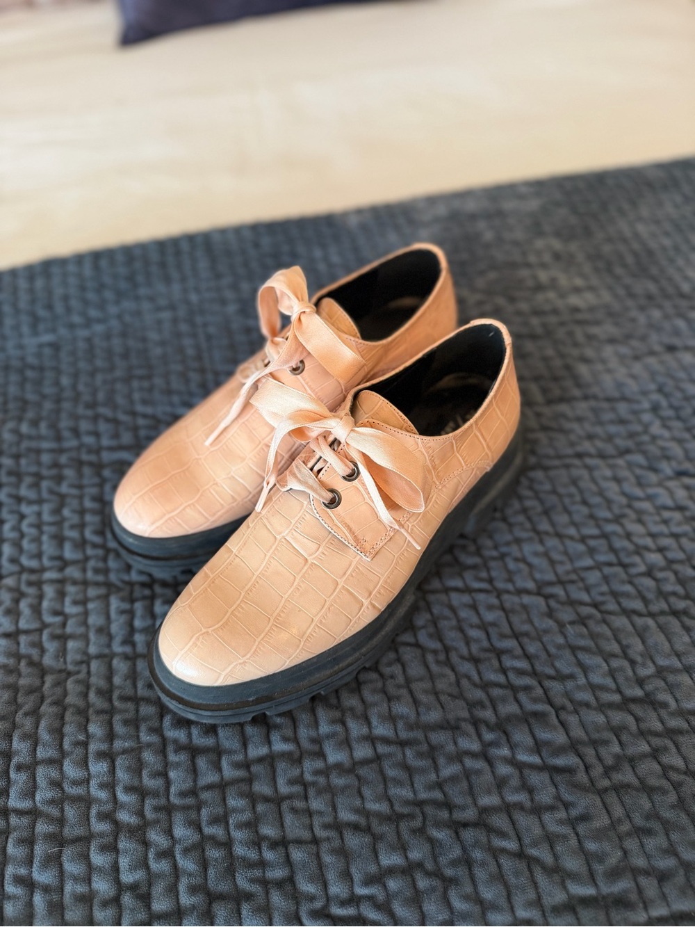 Anthropologie Blush Pink Croc Embossed Platform Oxford Shoes Women’s Sz 6